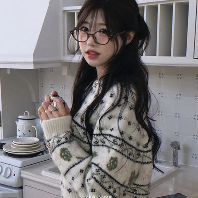 Ivy Flower Pattern Round Neck Loose Fit Long Sleeve Knit