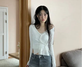 Lily's Two-Way Button V-Neck Golji Cardigan
