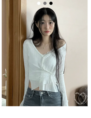 Lily's Two-Way Button V-Neck Golji Cardigan