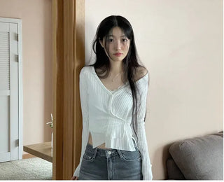 Lily's Two-Way Button V-Neck Golji Cardigan
