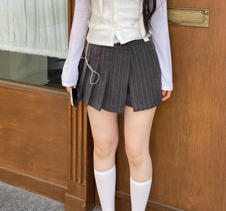And Classic Herringbone Stripe Pleated Button Mini Skirt
