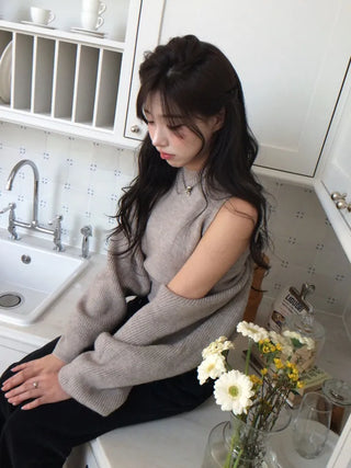 Warm Veil, Slim Fit Halter Neck Nashi, Loose Fit Bolero Knit Cardigan Set
