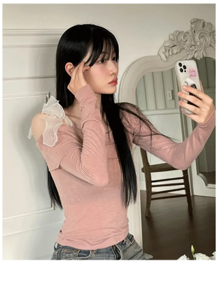 Wellin Off-Shoulder Uneven Ribbon Long-Sleeve T-Shirt in