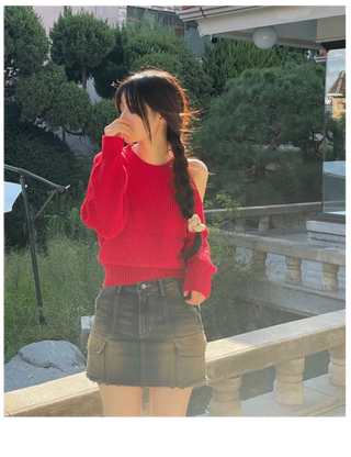 Tarte Unbalanced Shoulder Team Round Knit