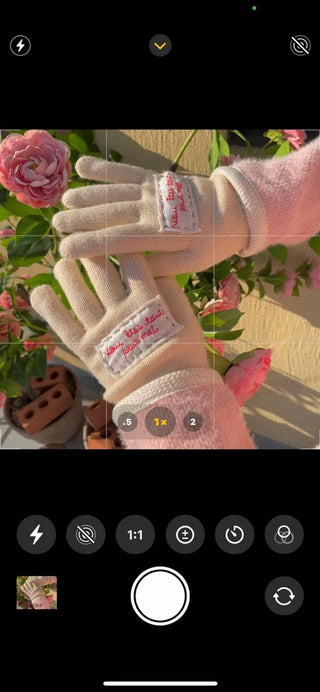 Colorful lettering patch touch gloves