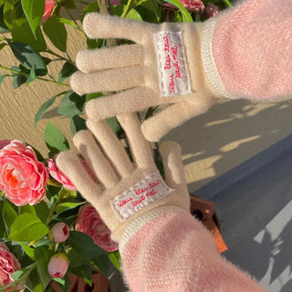 Colorful lettering patch touch gloves