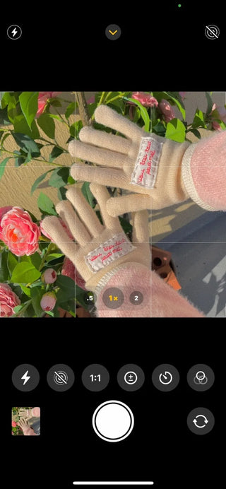 Colorful lettering patch touch gloves