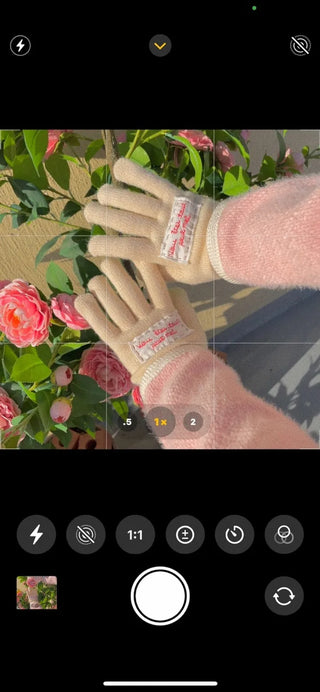 Colorful lettering patch touch gloves