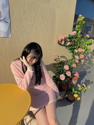 Colorful lettering patch touch gloves