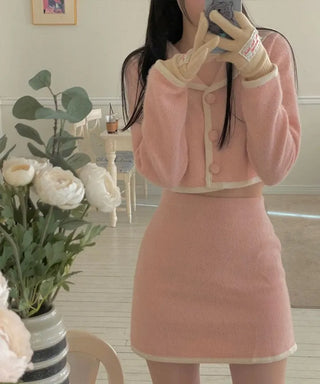 Colorful lettering patch touch gloves