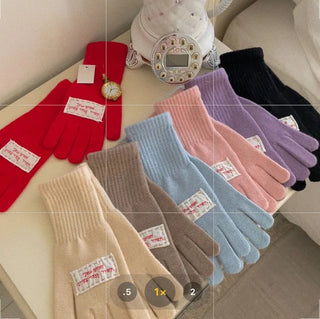 Colorful lettering patch touch gloves