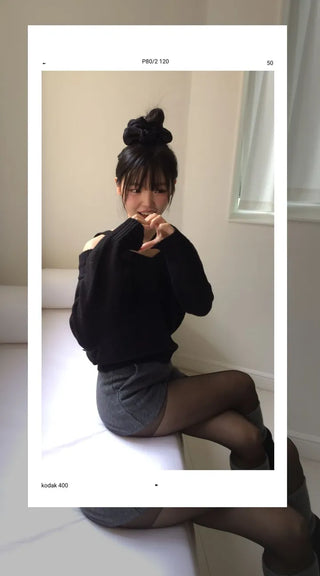 Delua off-shoulder strap long-sleeved knit