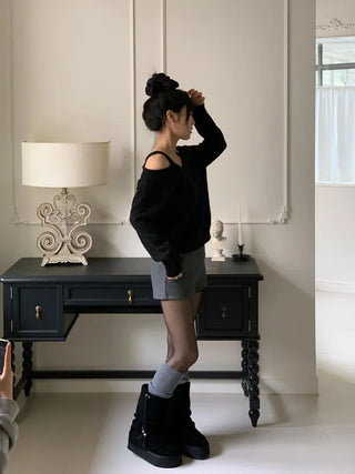 Delua off-shoulder strap long-sleeved knit