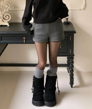 Delua off-shoulder strap long-sleeved knit