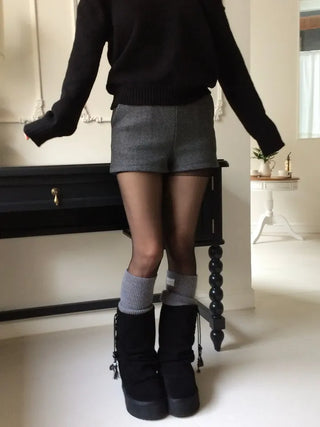 Delua off-shoulder strap long-sleeved knit