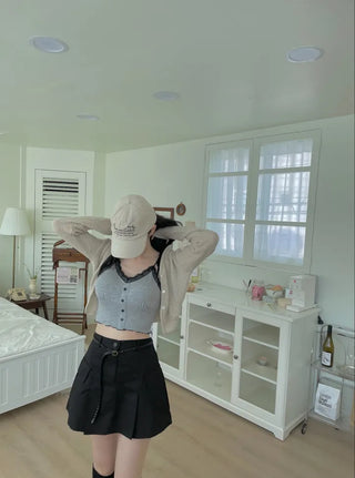 Nipo Lace Wave Button Sleeveless