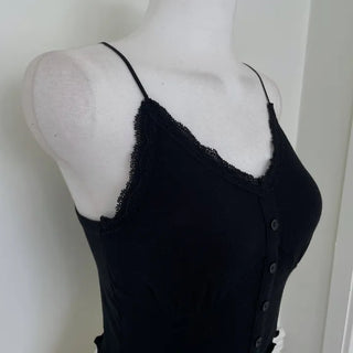 Nipo Lace Wave Button Sleeveless