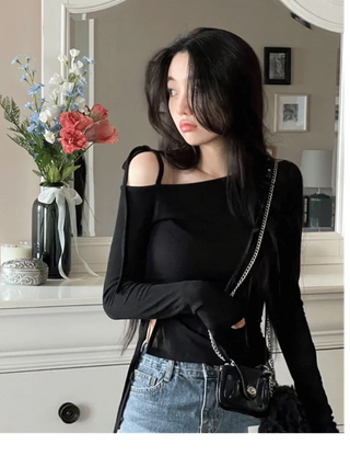 Fleece Ribbon One-Shoulder Shirring String See-Through Knit