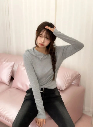 Moonlit diagonal button high-neck hooded fleece t-shirt