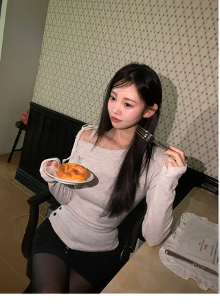 Winter Fleet Ribbon One-Shoulder Two-Color Button Team Frill Lace Fleece Glam Fit Knit T-Shirt