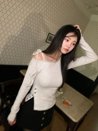 Winter Fleet Ribbon One-Shoulder Two-Color Button Team Frill Lace Fleece Glam Fit Knit T-Shirt