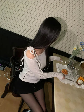Winter Fleet Ribbon One-Shoulder Two-Color Button Team Frill Lace Fleece Glam Fit Knit T-Shirt