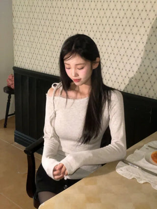 Winter Fleet Ribbon One-Shoulder Two-Color Button Team Frill Lace Fleece Glam Fit Knit T-Shirt