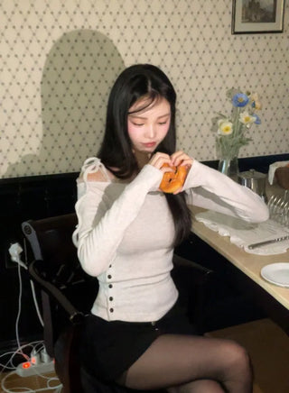 Winter Fleet Ribbon One-Shoulder Two-Color Button Team Frill Lace Fleece Glam Fit Knit T-Shirt