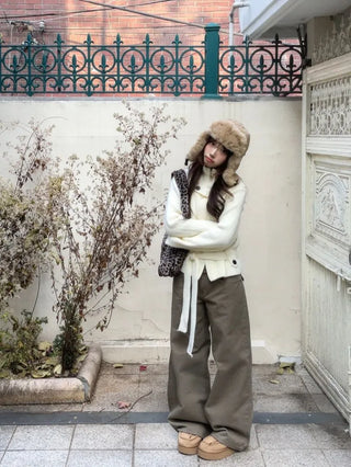 Towa High Neck Buckle Button Two-Zip Feminine Fit Waist Ribbon Knit Cardigan