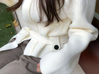 Towa High Neck Buckle Button Two-Zip Feminine Fit Waist Ribbon Knit Cardigan