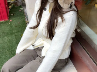 Towa High Neck Buckle Button Two-Zip Feminine Fit Waist Ribbon Knit Cardigan