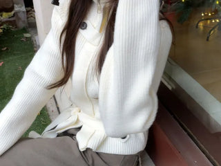 Towa High Neck Buckle Button Two-Zip Feminine Fit Waist Ribbon Knit Cardigan