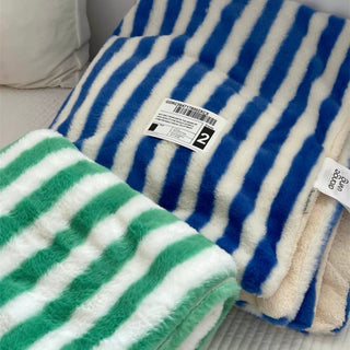 Wide Stripe Pattern Fluffy Soft Blanket  150 x 200 cm Blanket Throw