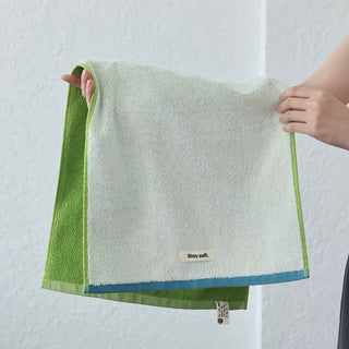 Two-tone solid color face towel 100% cotton combed cotton absorbent.