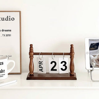 Retro Wood Frame Desktop Perpetual Calendar