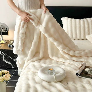 Fluffy and soft blanket 150 x 200 cm.