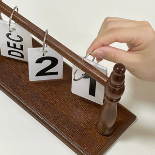 Retro Wood Frame Desktop Perpetual Calendar