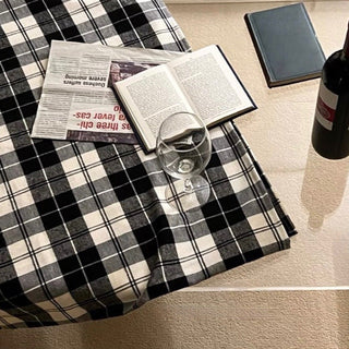 Black tartan check pattern tablecloth 140 x 140