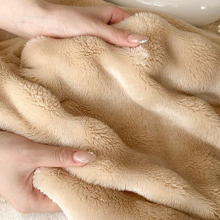 Fluffy and soft blanket 150 x 200 cm.