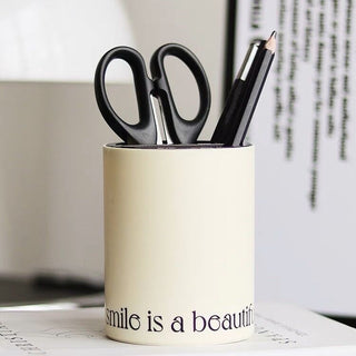 Two-tone lettering brush stand pen holder