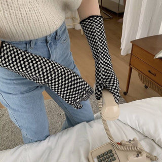 Smartphone Compatible Checkerboard Pattern Long Gloves