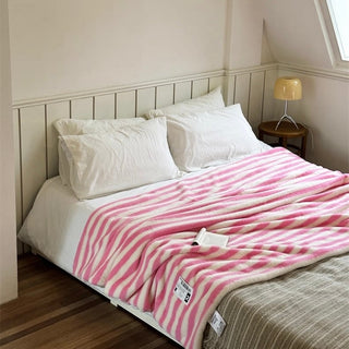 Wide Stripe Pattern Fluffy Soft Blanket  150 x 200 cm Blanket Throw