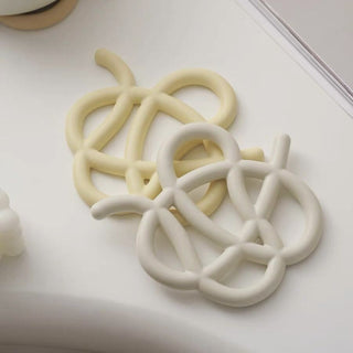Knot Design Ceramic Trivet    Object