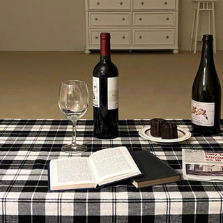 Black tartan check pattern tablecloth 140 x 140