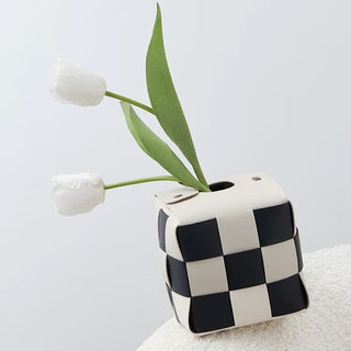 Checkerboard Pattern Braided Cube Tissue Case