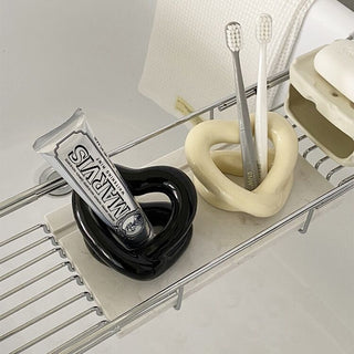 Heart motif ceramic brush stand