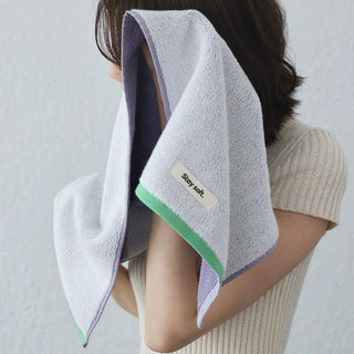 Two-tone solid color face towel 100% cotton combed cotton absorbent.