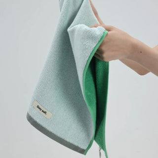 Two-tone solid color face towel 100% cotton combed cotton absorbent.