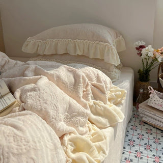 Ivory Ribbon Bouquet Pattern Milk Velvet Winter Thick Duvet Cover Set