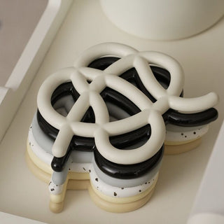 Knot Design Ceramic Trivet    Object